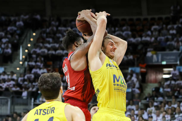 后防线上费 后防线上费