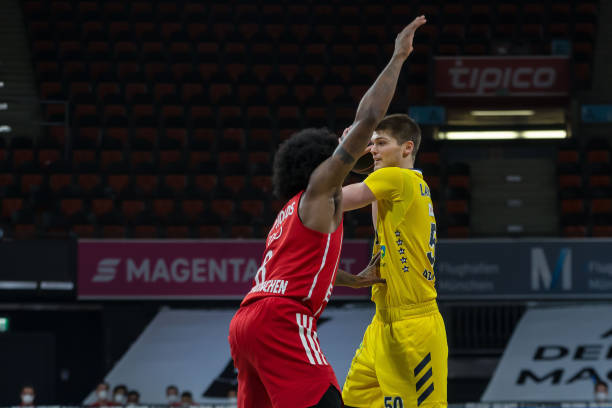 们更有斗志 们更有斗志