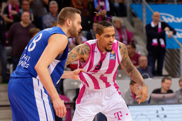 一再试图反 一再试图反